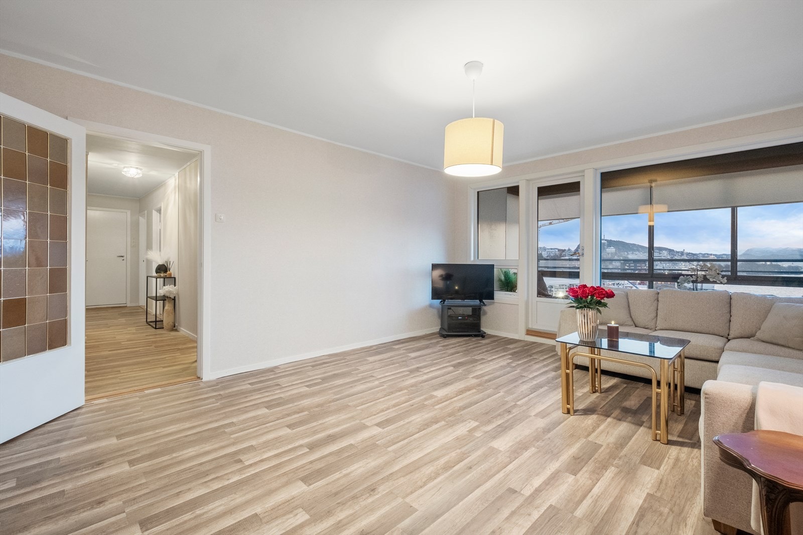 Fra stue som har utgang til inneglasset balkong Galleribilde