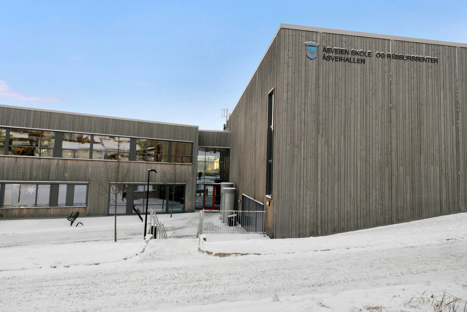 Fra leiligheten er det kort og trygg skolevei til Åsveien barneskole. Galleribilde