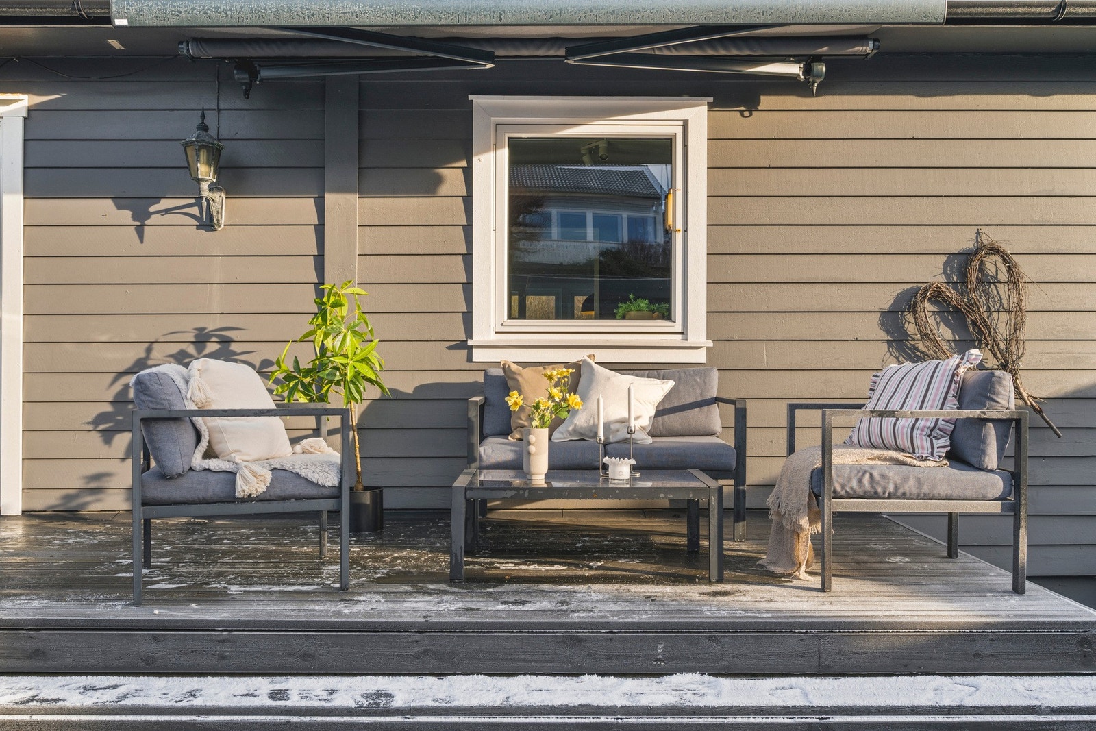 God plass til utemøbler, grill og sosiale soner. Galleribilde