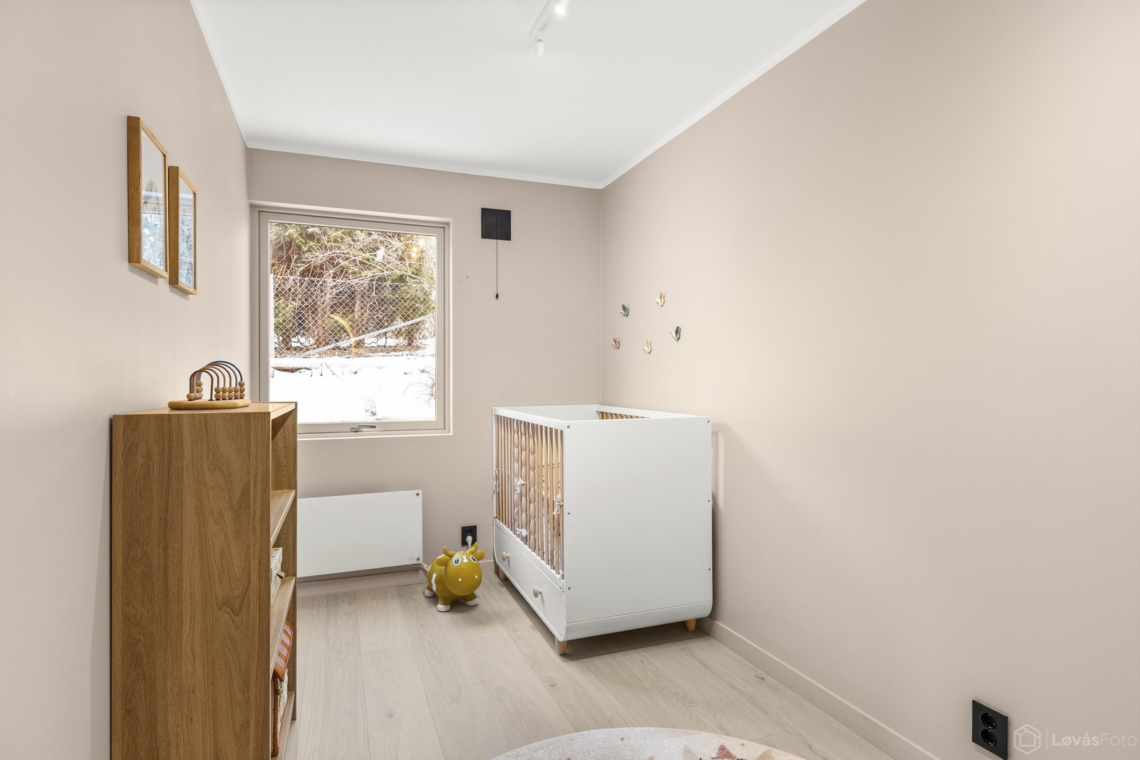 Soverom 2 med 1-stavs parkett Galleribilde