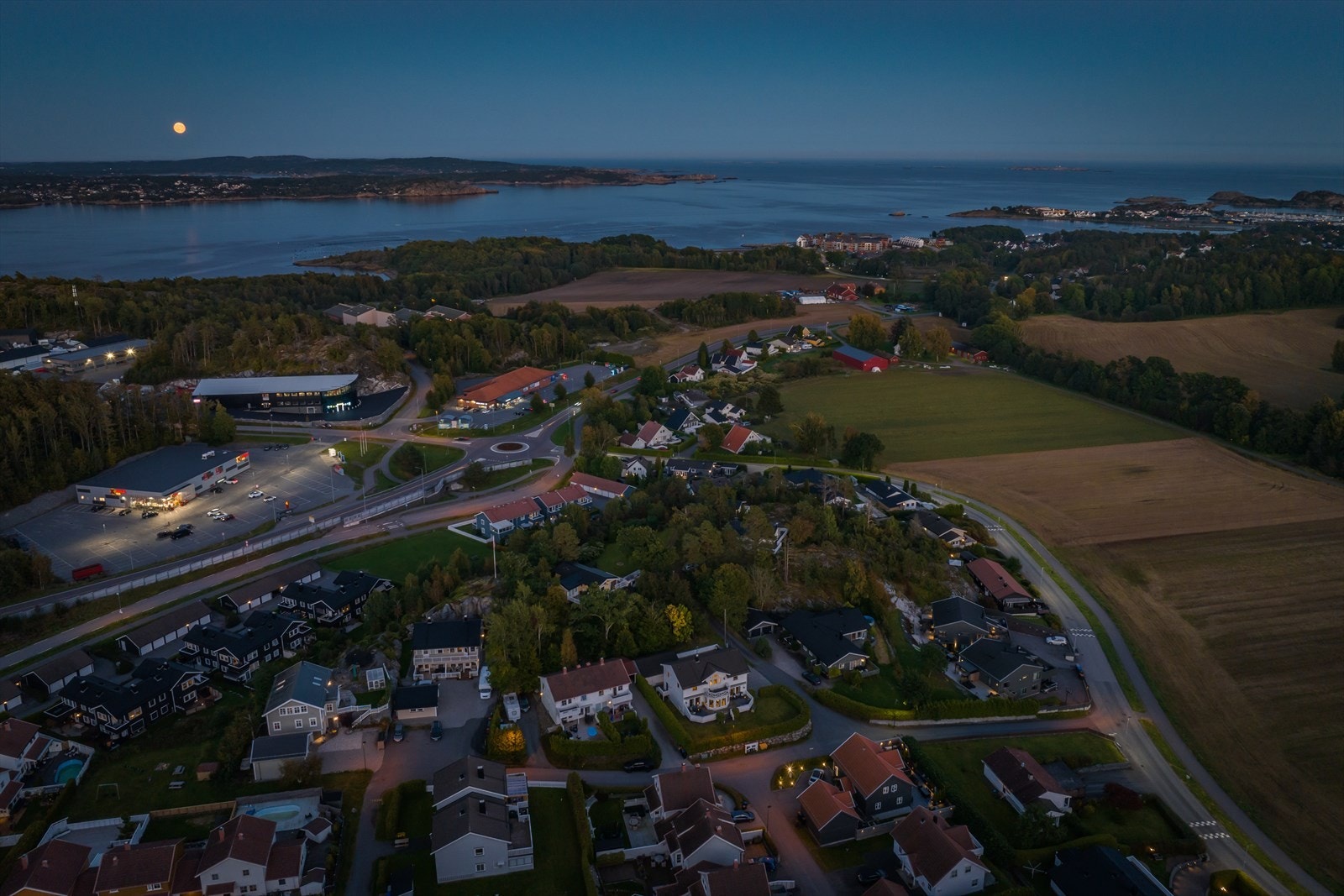 Sollikroken 2 by night. Galleribilde