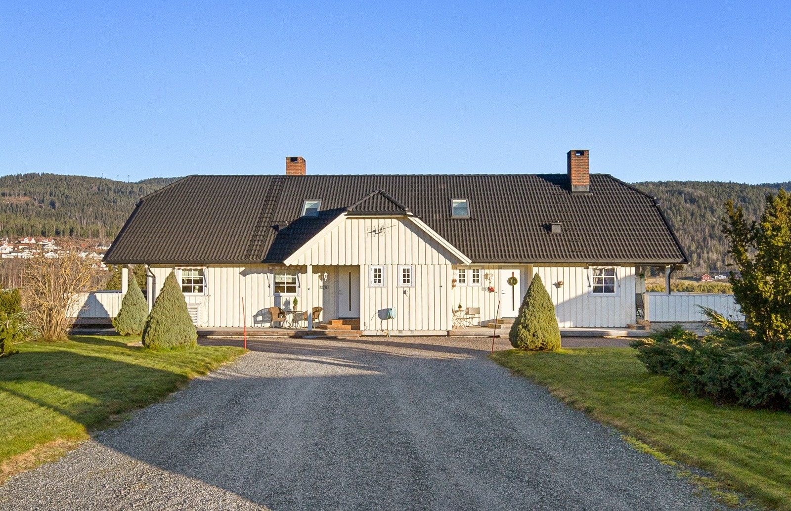 Villaen ble oppført i 1990 men ble gjennomgående oppgradert i 2021 og 2024. Galleribilde