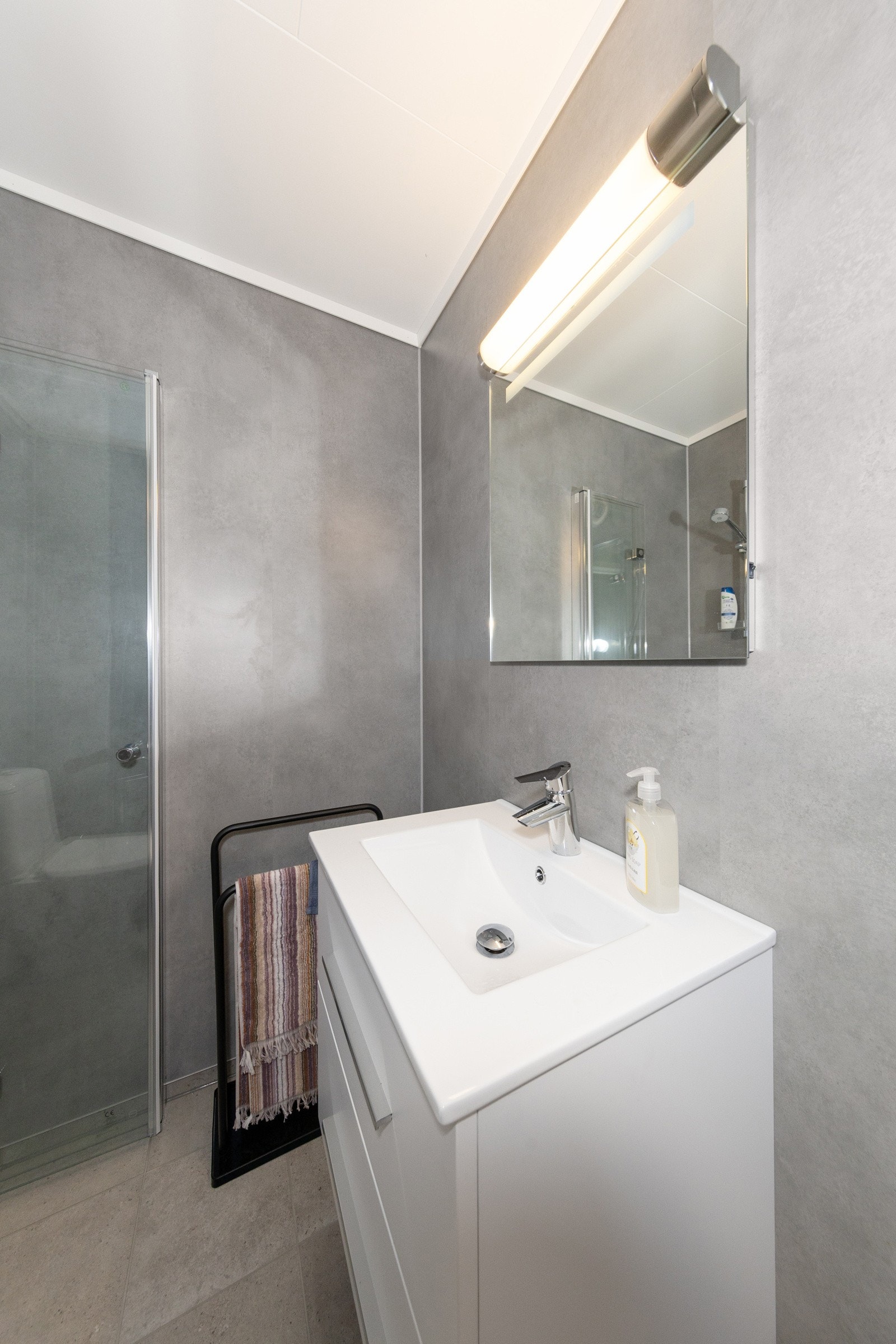 Nyoppusset bad, underetasje Galleribilde