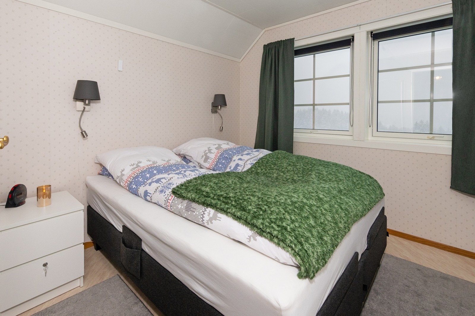 Fra soverom 2. Utleieleilighet, andre etasje Galleribilde