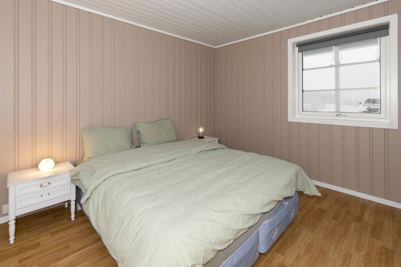 Fra soverom, underetasje (soverom i underetasjen er kjellerstue på tegningene) Galleribilde