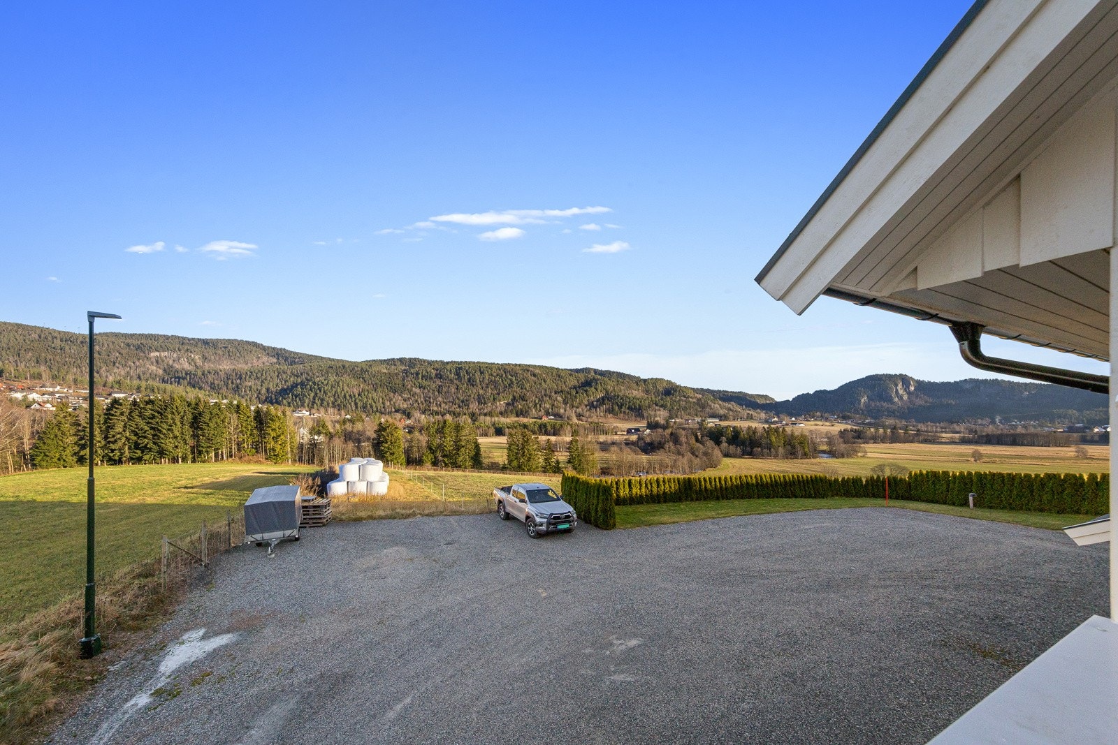 Utsikt fra terrassen. Gode solforhold. Galleribilde