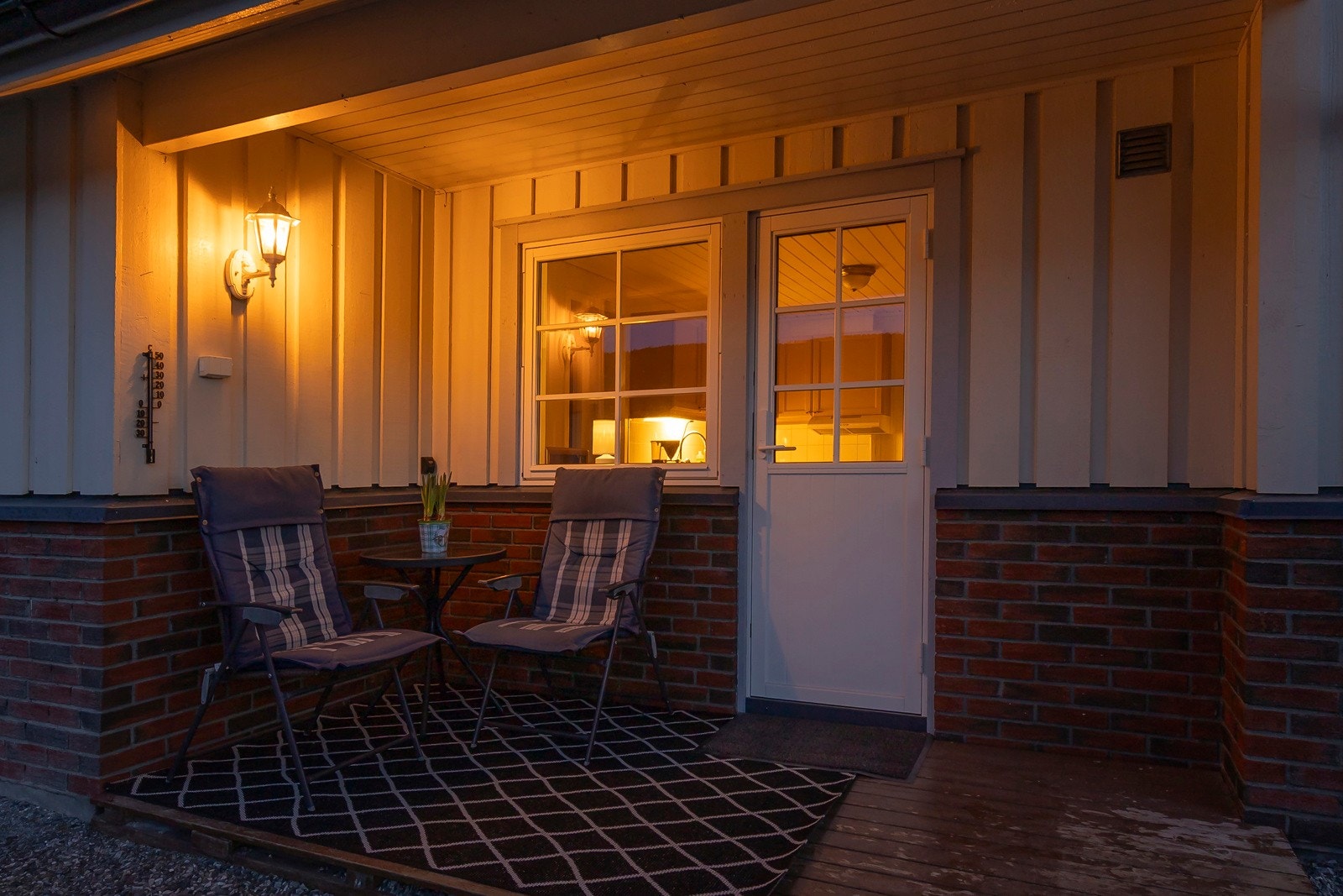 Uteområde til leiligheten i underetasjen. Galleribilde