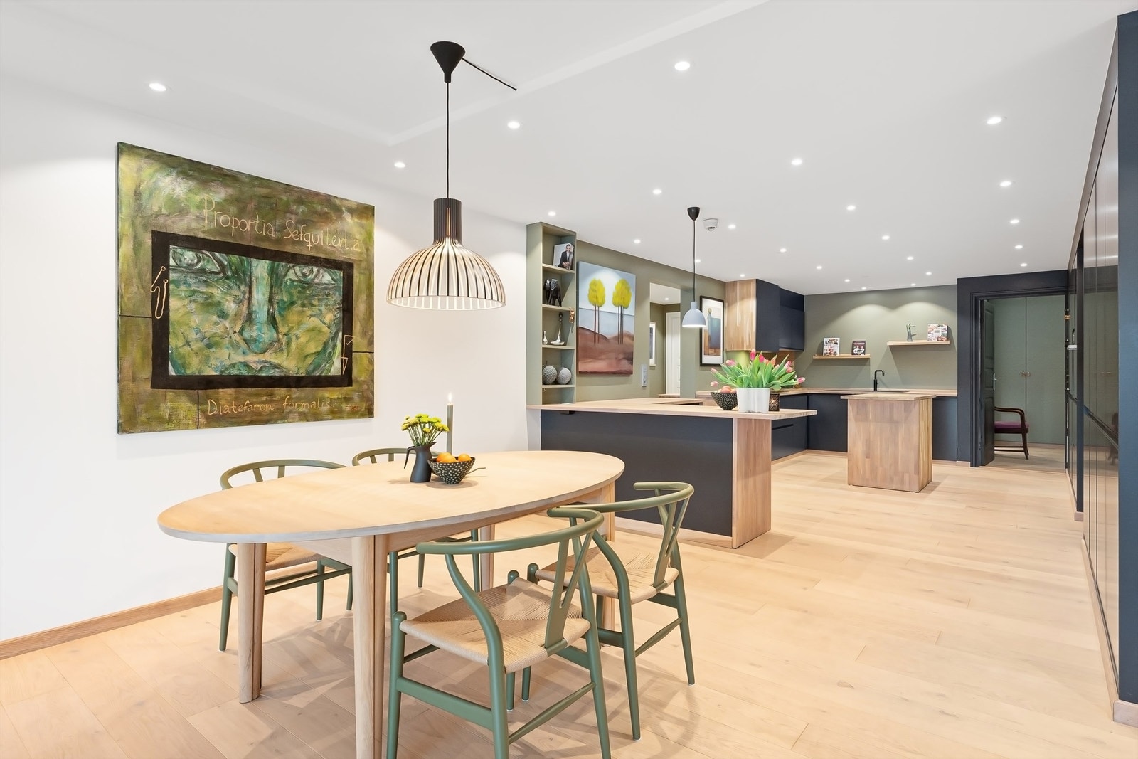 Dette er et meget veldrevet sameie med ingen fellesgjeld, lave månedlige felleskostnader og solid økonomi med stort vedlikeholdsfond Galleribilde