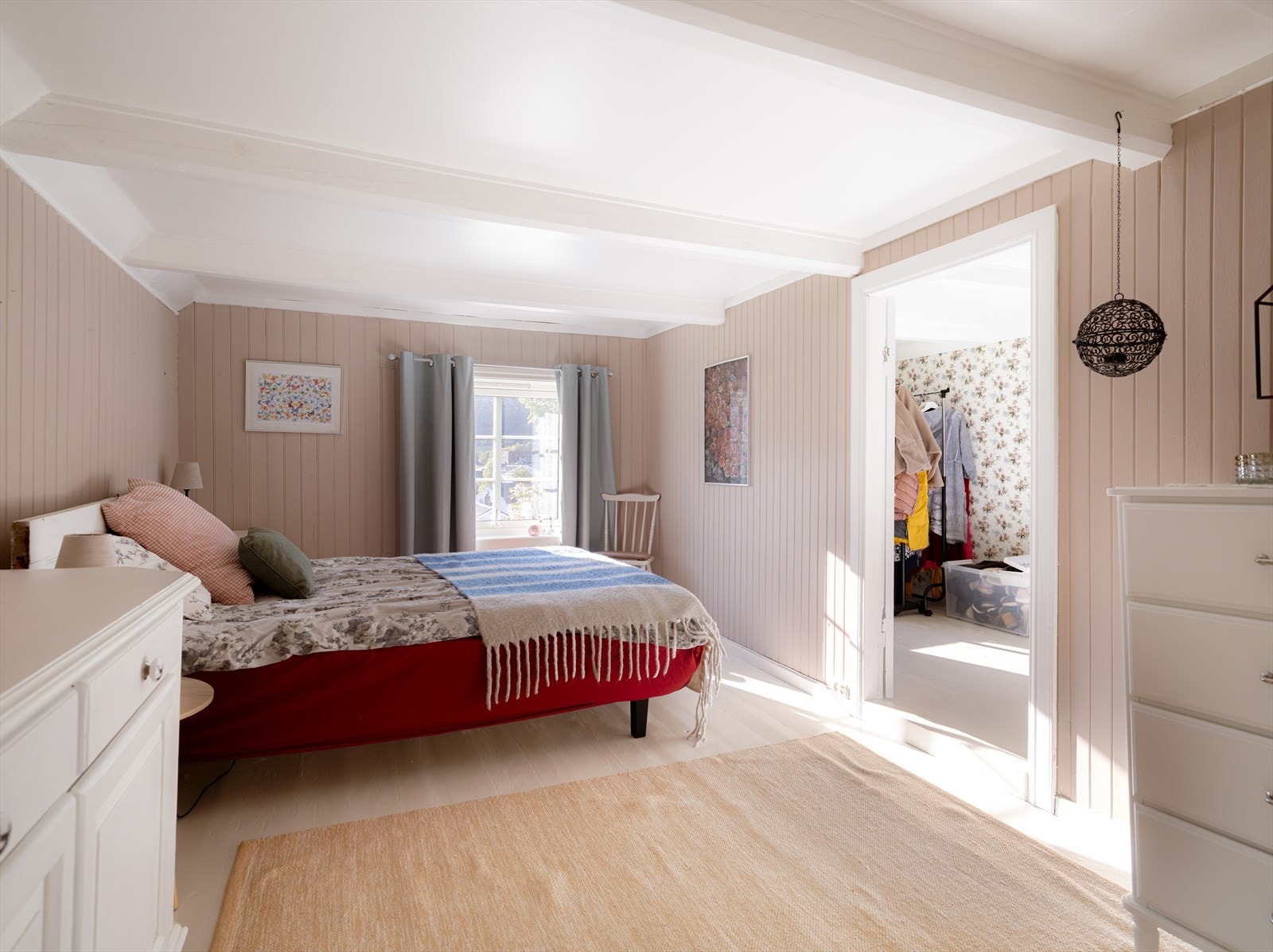 Soverommet er av god størrelse, på hele 12,5 kvm Galleribilde