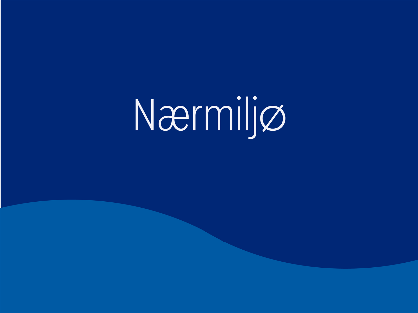 Her bor man landlig, men også sentralt. Gangavstand til matbutikk, apotek, veterinær, legesenter, bussholdeplass, togstasjon etc. Galleribilde