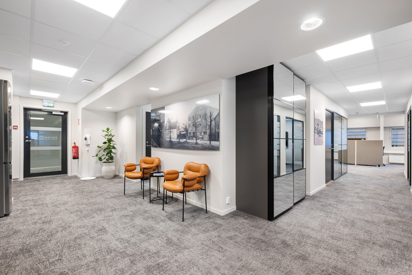 Kontor nummer 2 – her ser du inngangen. Galleribilde