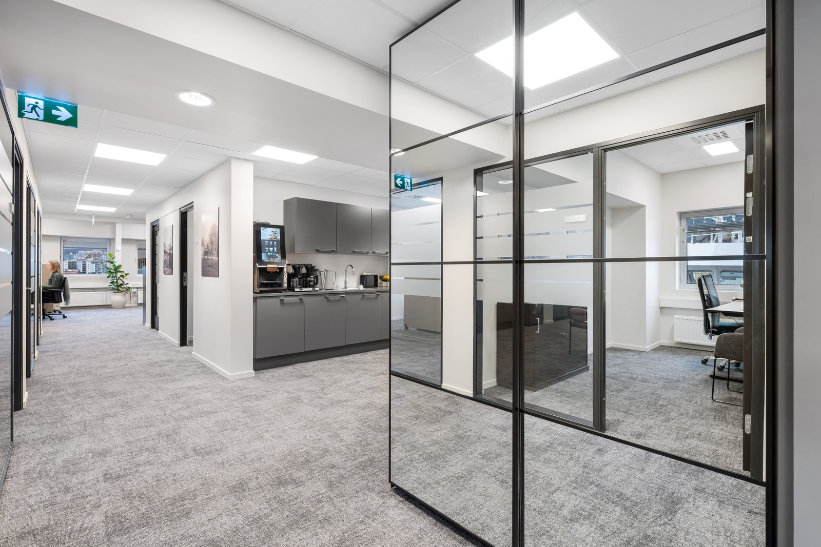 Gangen sett fra inngangen Galleribilde