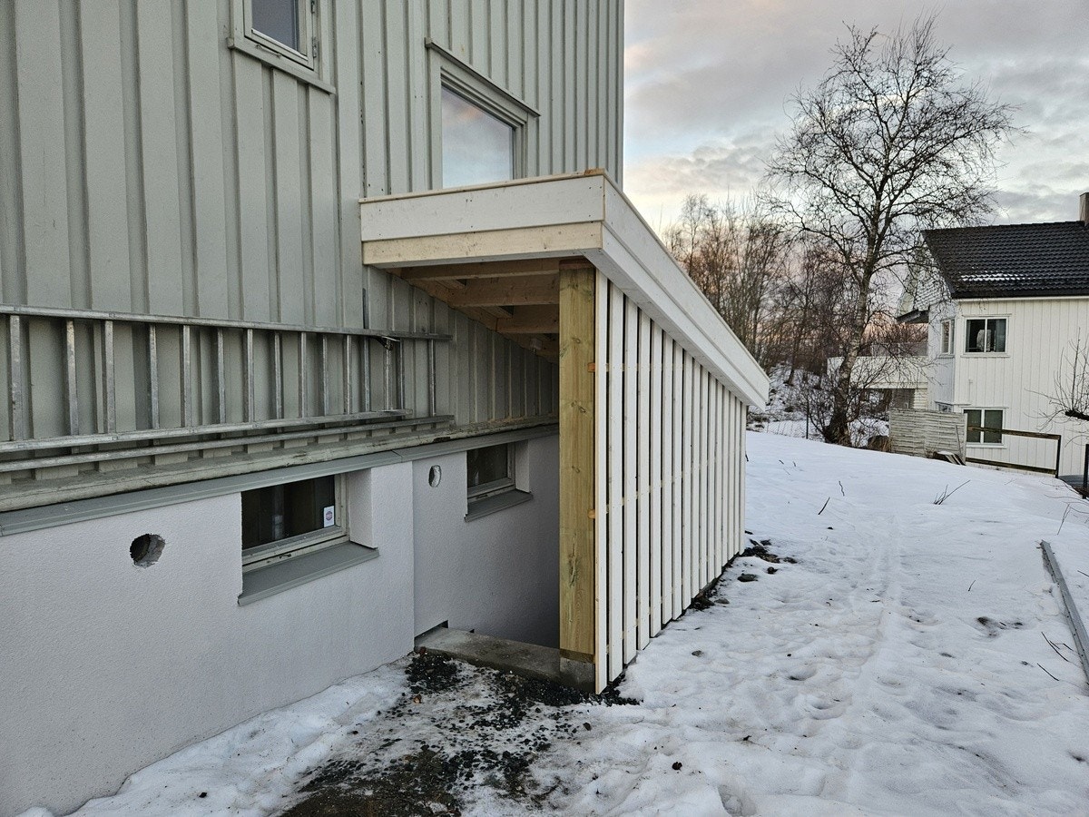 Bilde av eget inngangsparti. Galleribilde