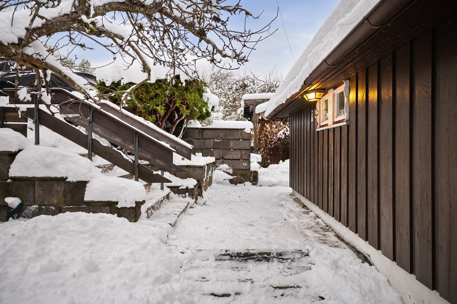 Det er kort vei til skole, kollektivtransport, servicetilbud og store friområder Galleribilde