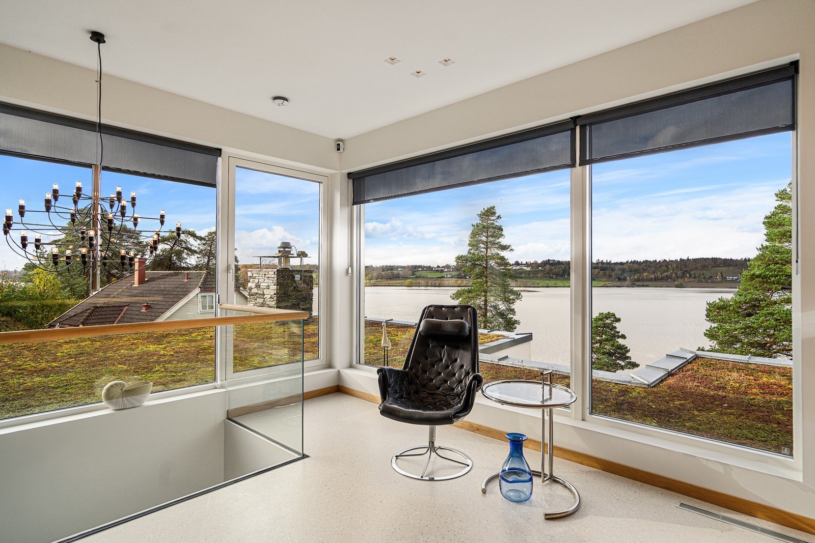 Det er nydelig utsikt fra hele boligen Galleribilde