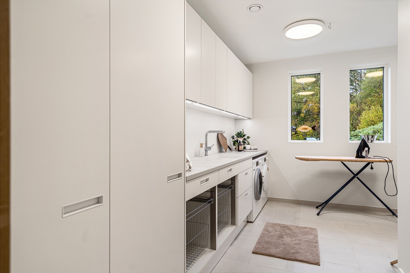 Stort vaskerom Galleribilde