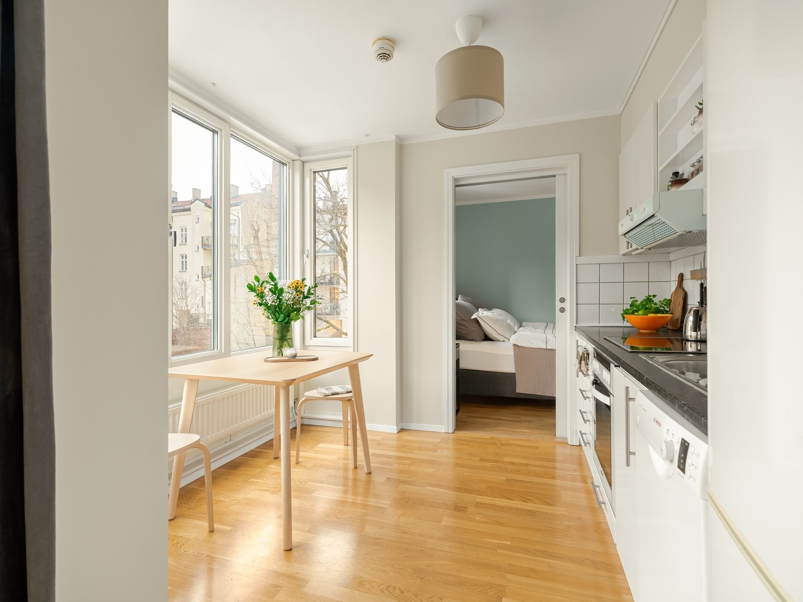 Noe som er skikkelig fint med denne leiligheten, er at den har en egen spisestue. Galleribilde