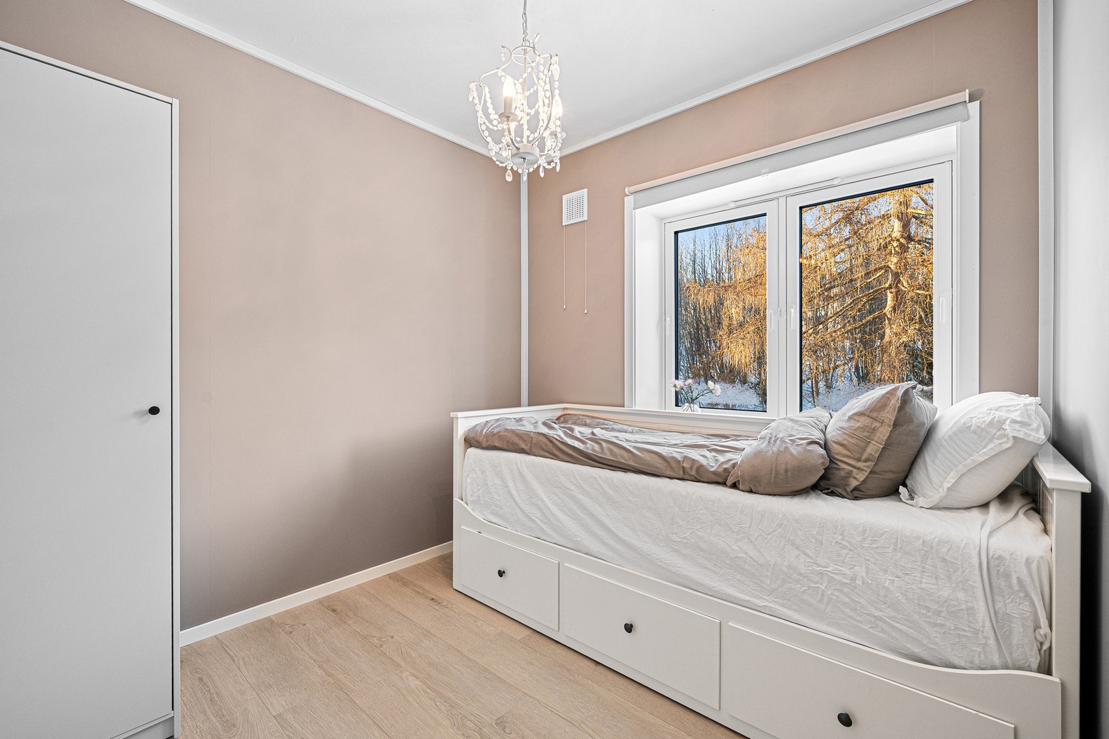 Soverom 2 måler 6,3m². Galleribilde