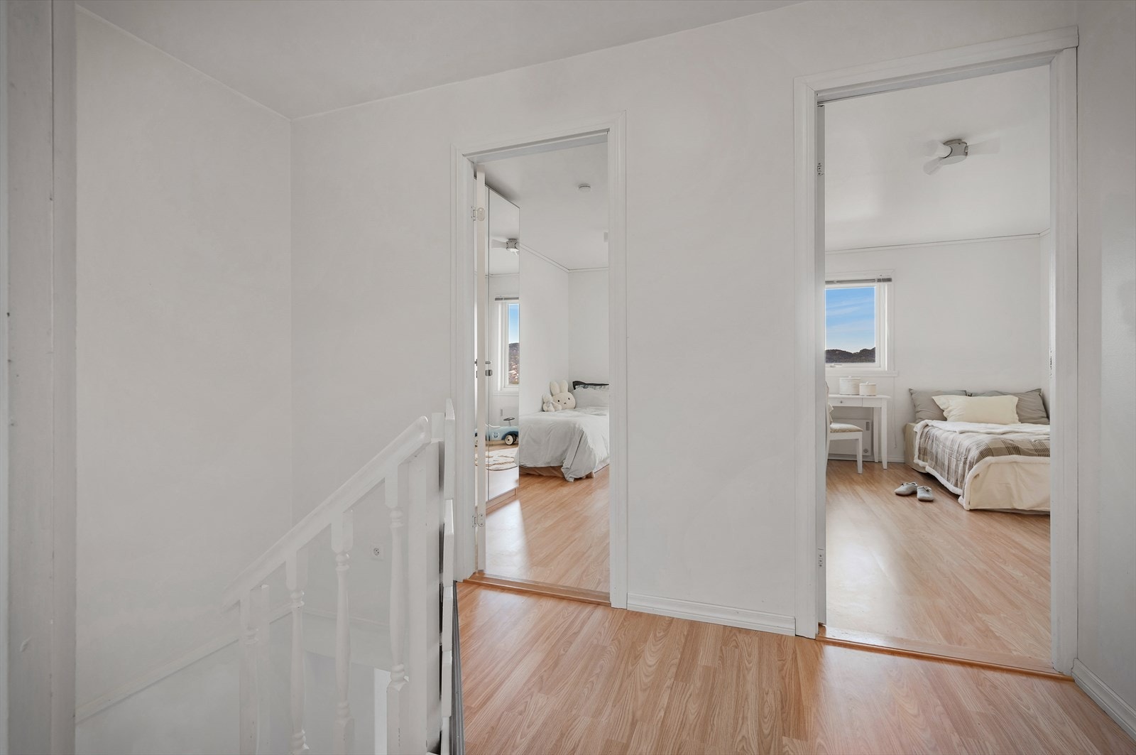 Etasjen inneholder bad og vaskerom, 3 soverom og loft på ca 11 m². Galleribilde