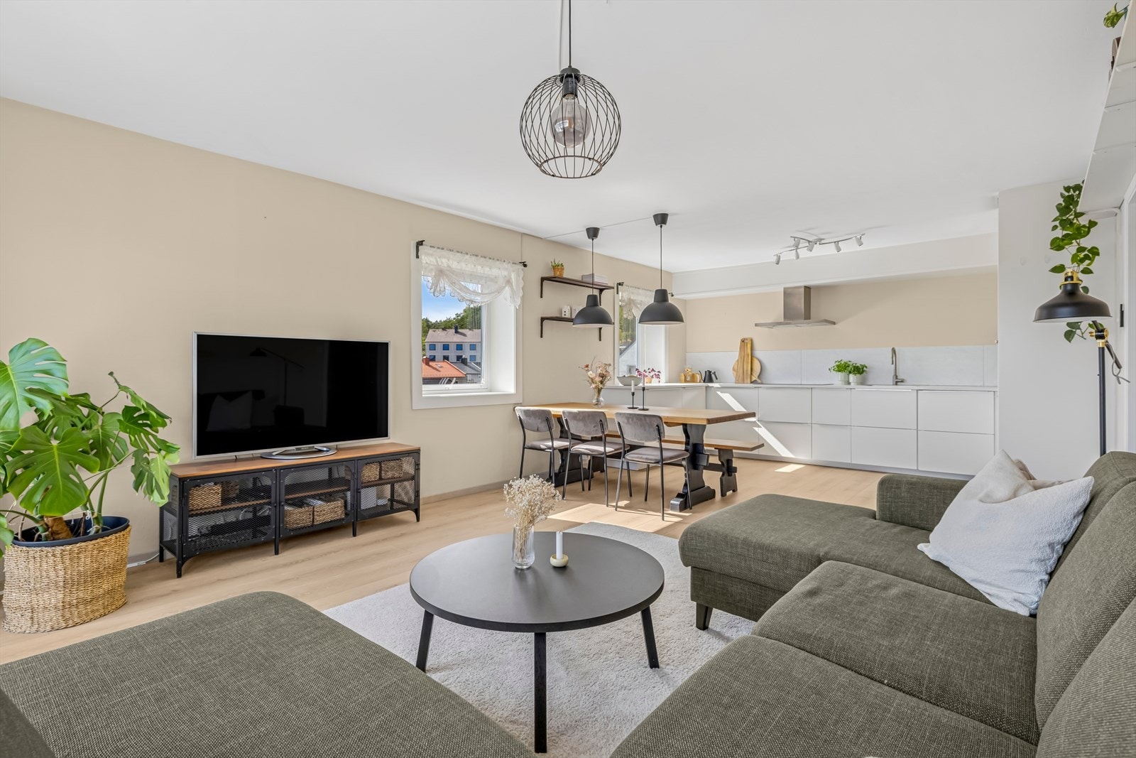 Ken-Morten Egenes i DNB Eiendom ønsker deg velkommen til Kvadraturen og eiendommen Tordenskjolds gate 81! Galleribilde