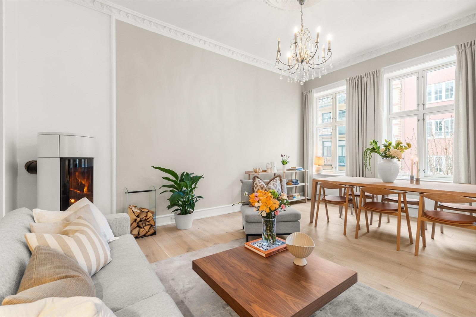 Leiligheten har en meget attraktiv beliggenhet i rolig og hyggelig bygård på Majorstuen. Galleribilde