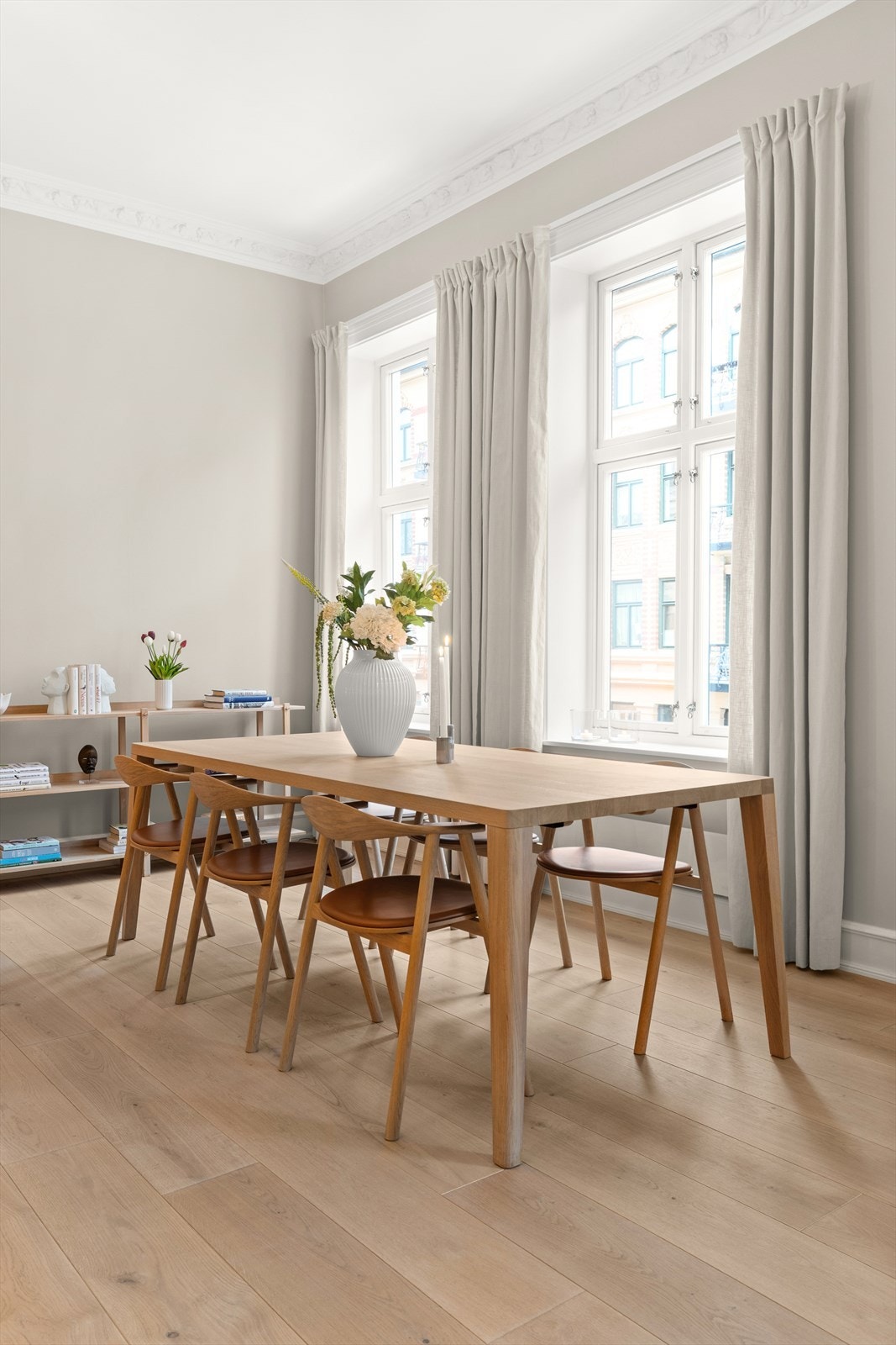 Generøs takhøyde gir en god romfølelse. Galleribilde