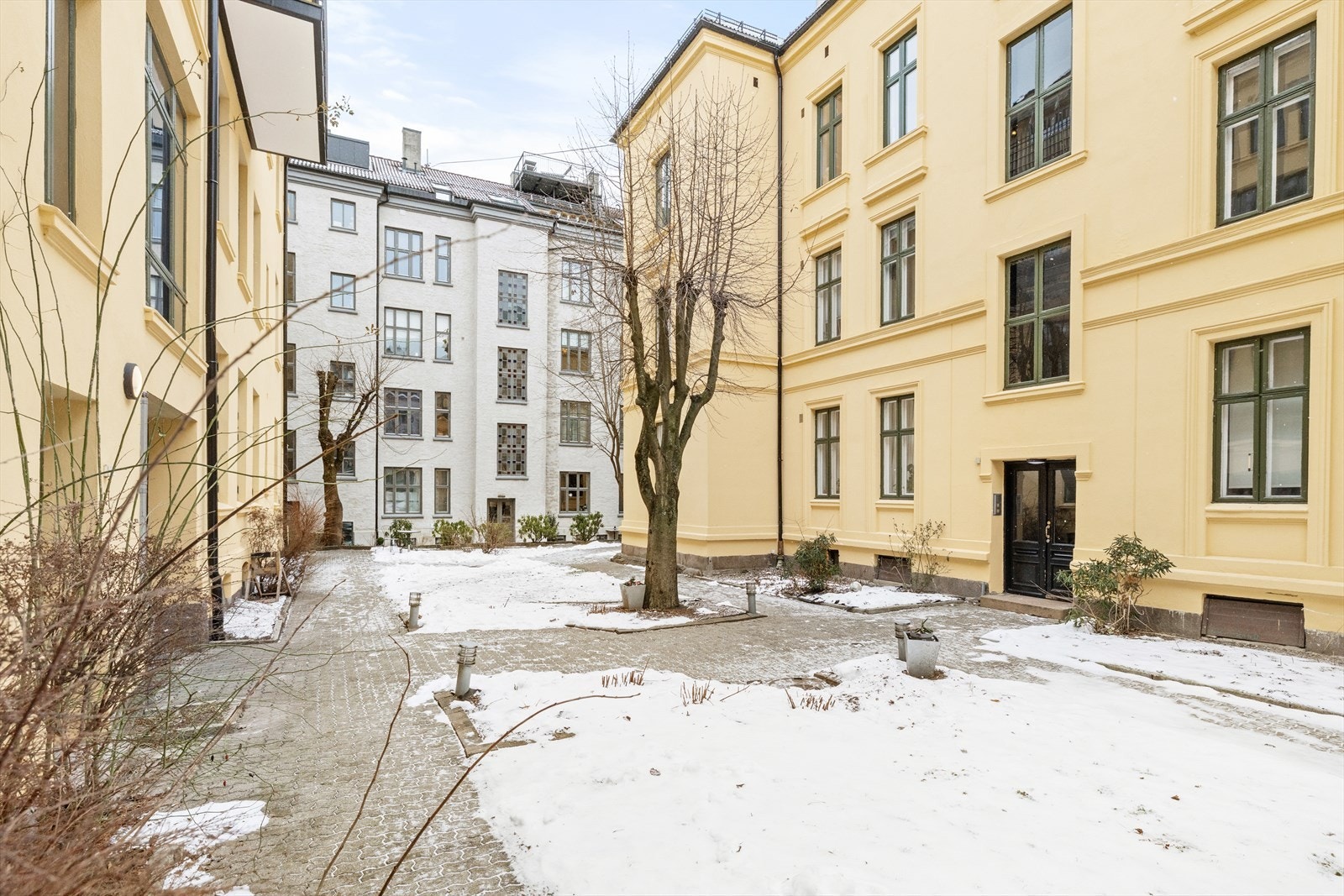 Leiligheten har en meget attraktiv beliggenhet i rolig bygård på populære Majorstuen. Galleribilde