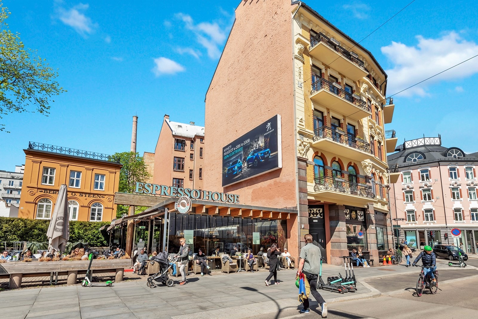 Sentral og attraktive beliggenhet på Majorstuen med umiddelbar nærhet til Bogstadveien med cafeer, restauranter og populære butikker. Galleribilde