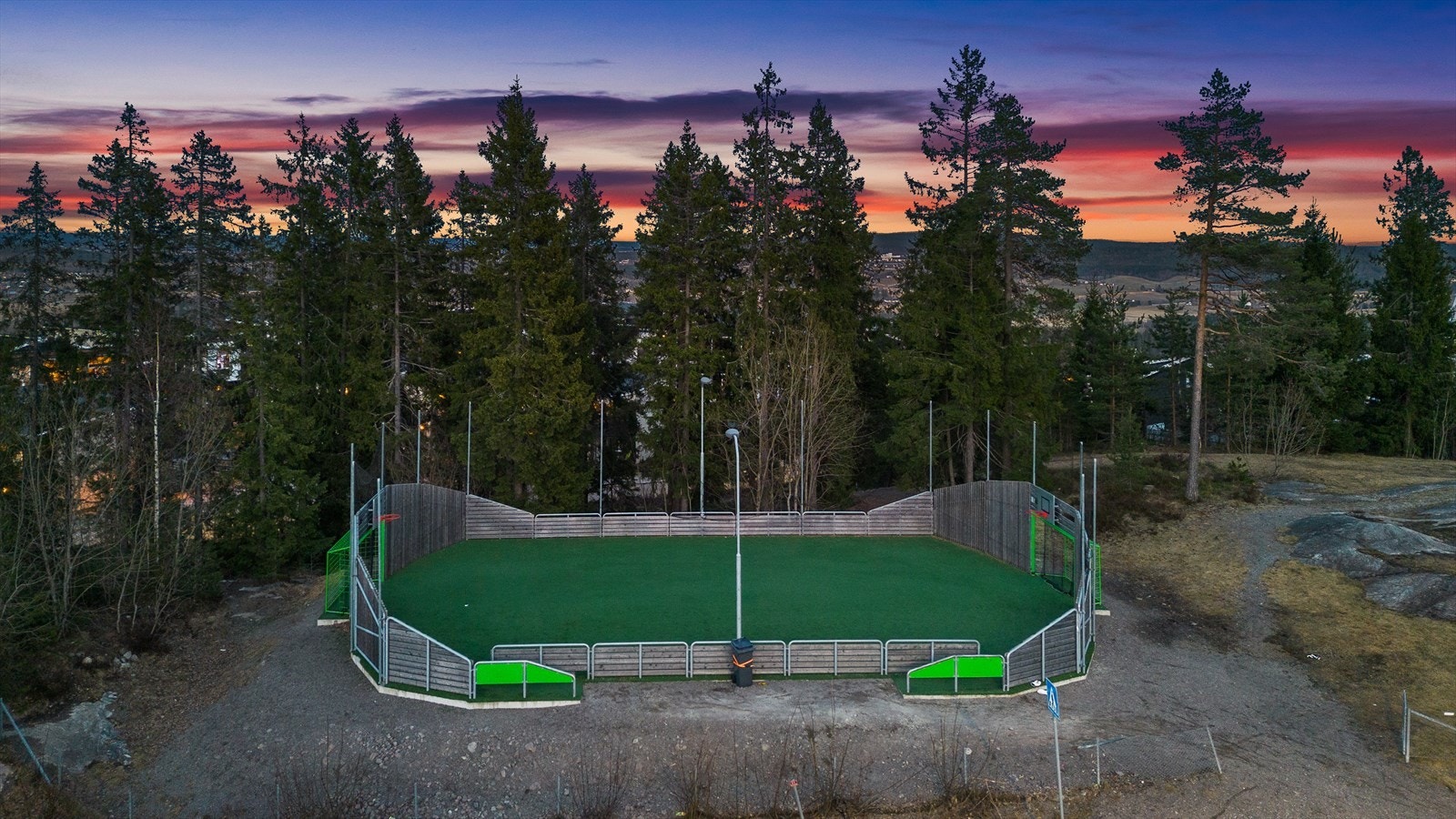 Ballbinge i nærheten til glede for små og store. Galleribilde