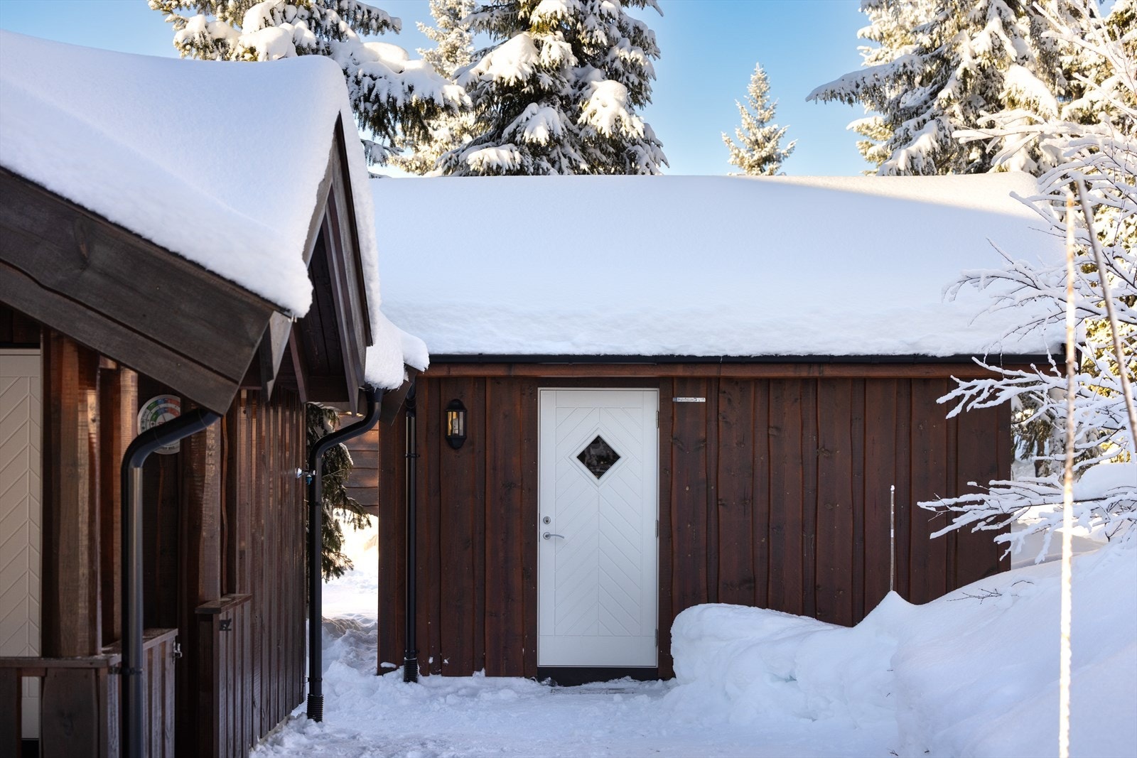 Like ved hytta ligger et fullisolert anneks på 11 kvm med innlagt strøm. Galleribilde