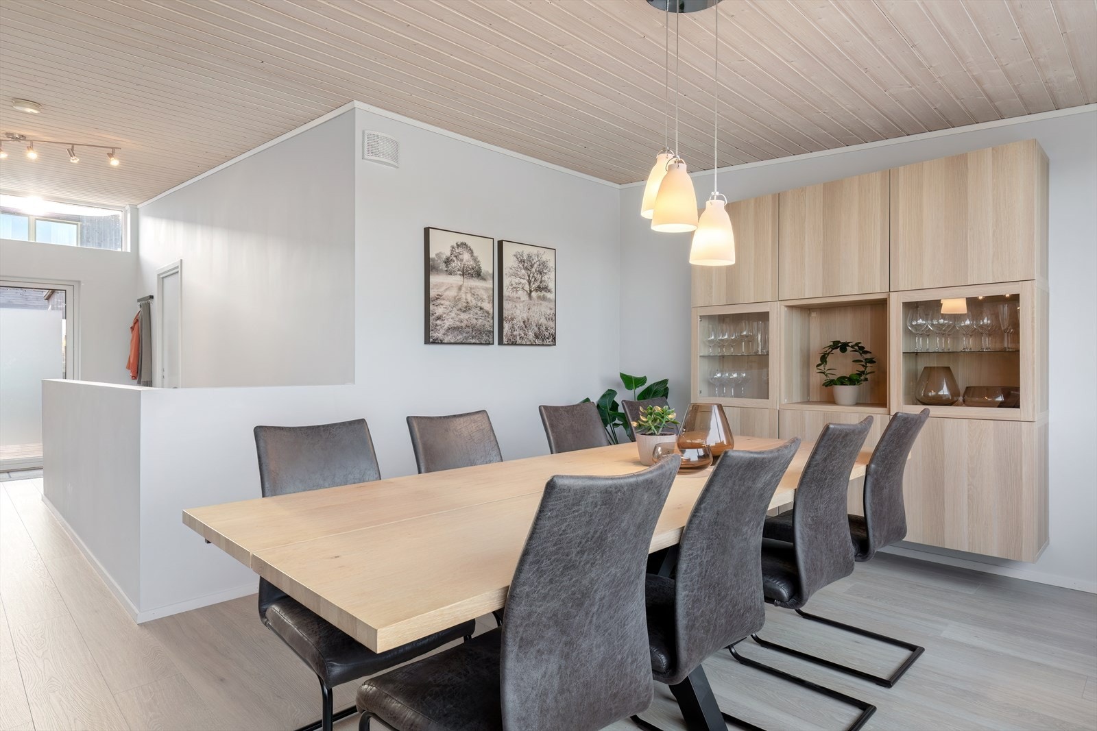 Stue - plass til stort spisebord Galleribilde