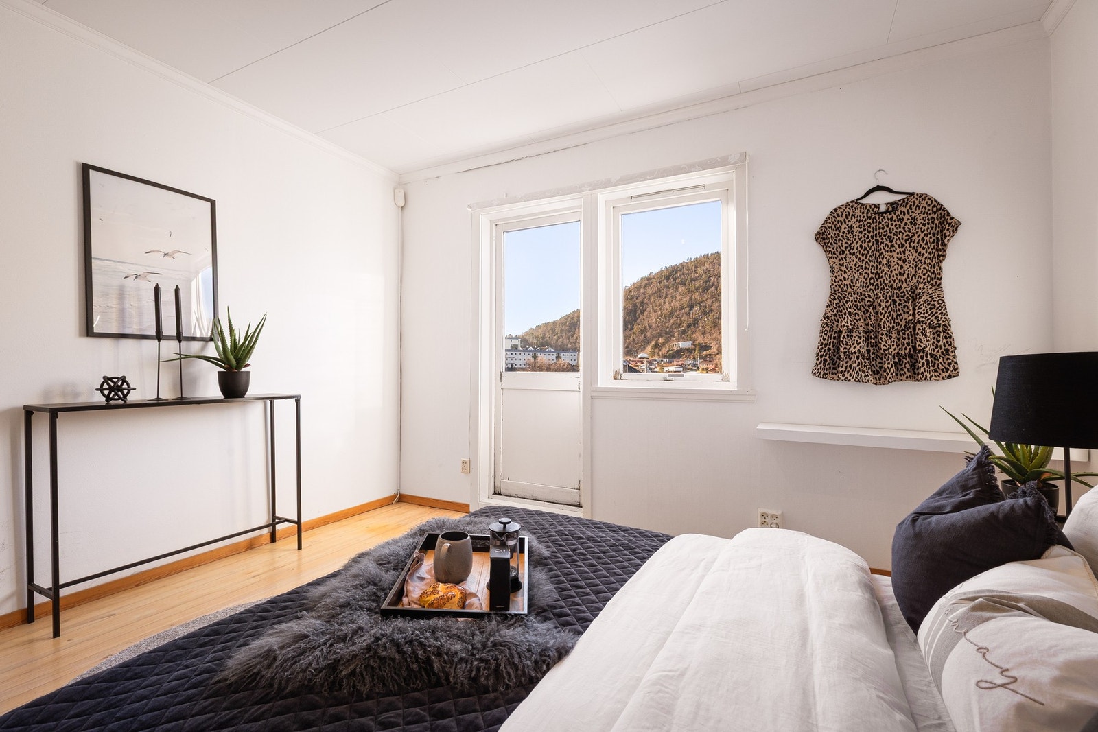 Dette rommet er av god størrelse og har utgang til balkong Galleribilde