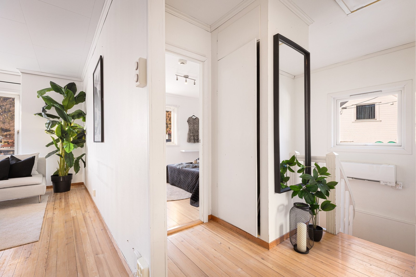 Varmepumpe er plassert i trapp og gir godt inneklima Galleribilde