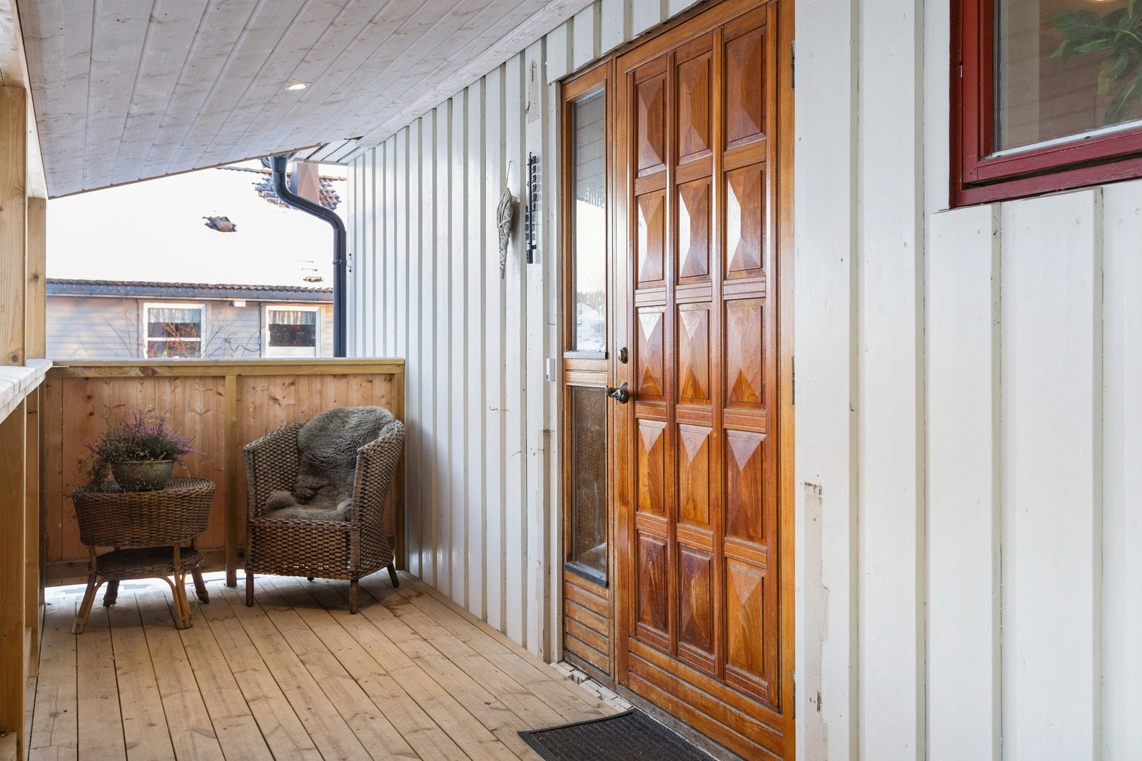 Adkomst/inngangsparti er overbygget. Galleribilde