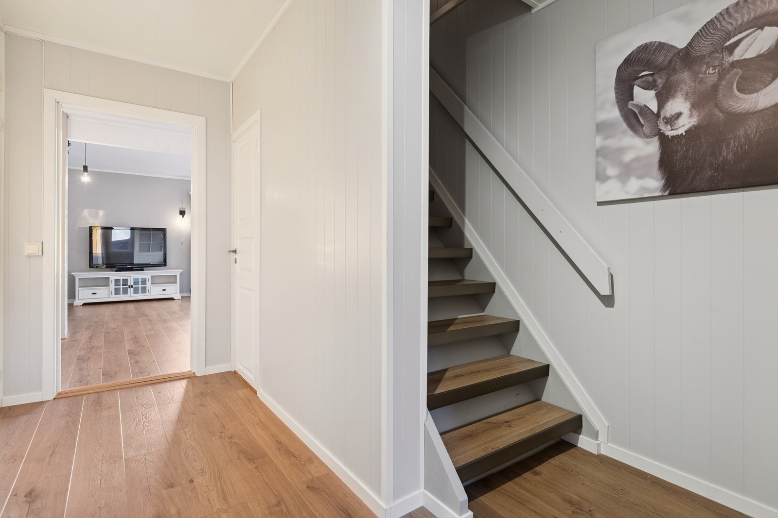 Gang med adkomst til loft. Galleribilde