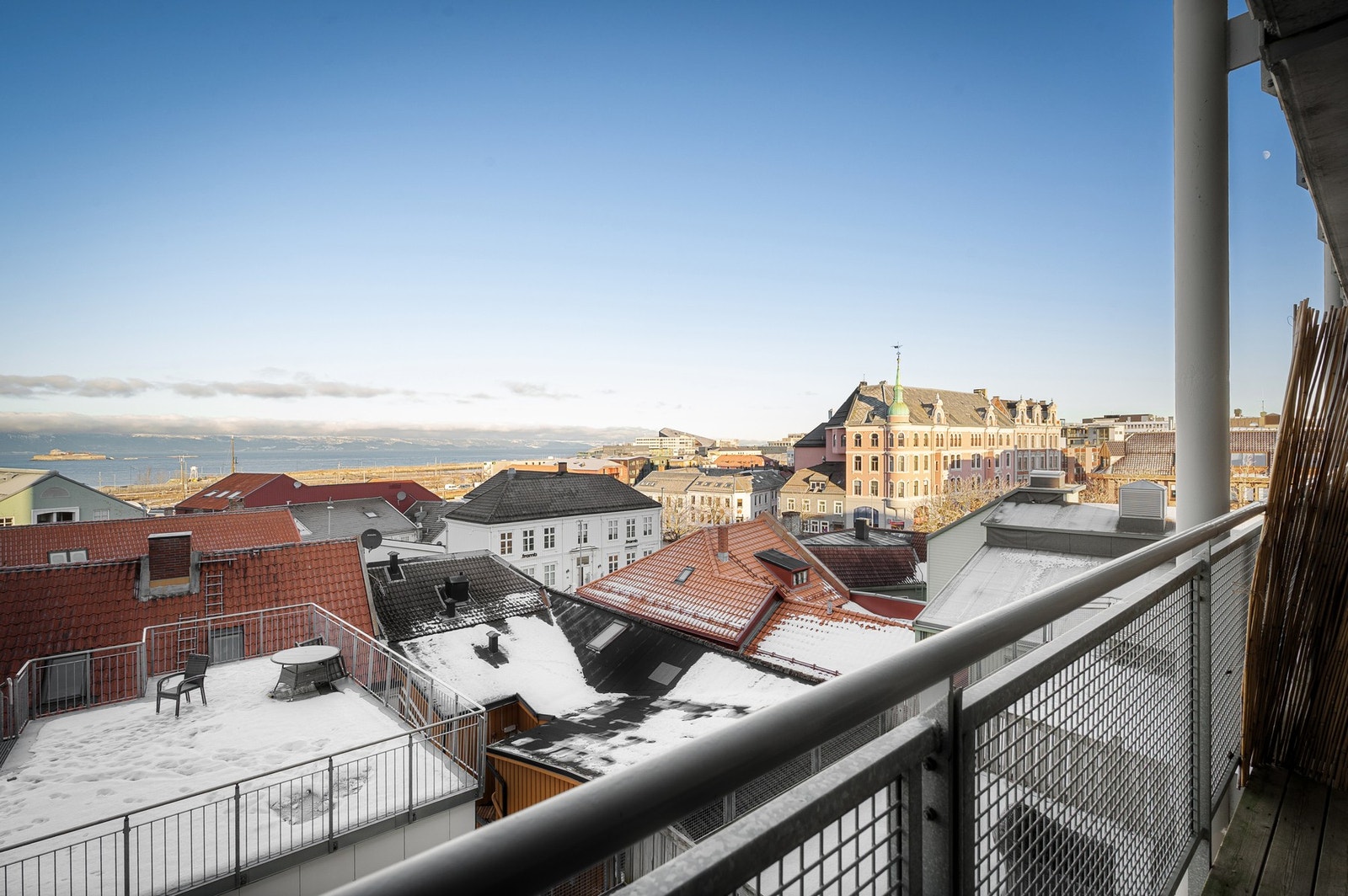 Her kan man nyte lange dager på sommerhalvåret. Galleribilde