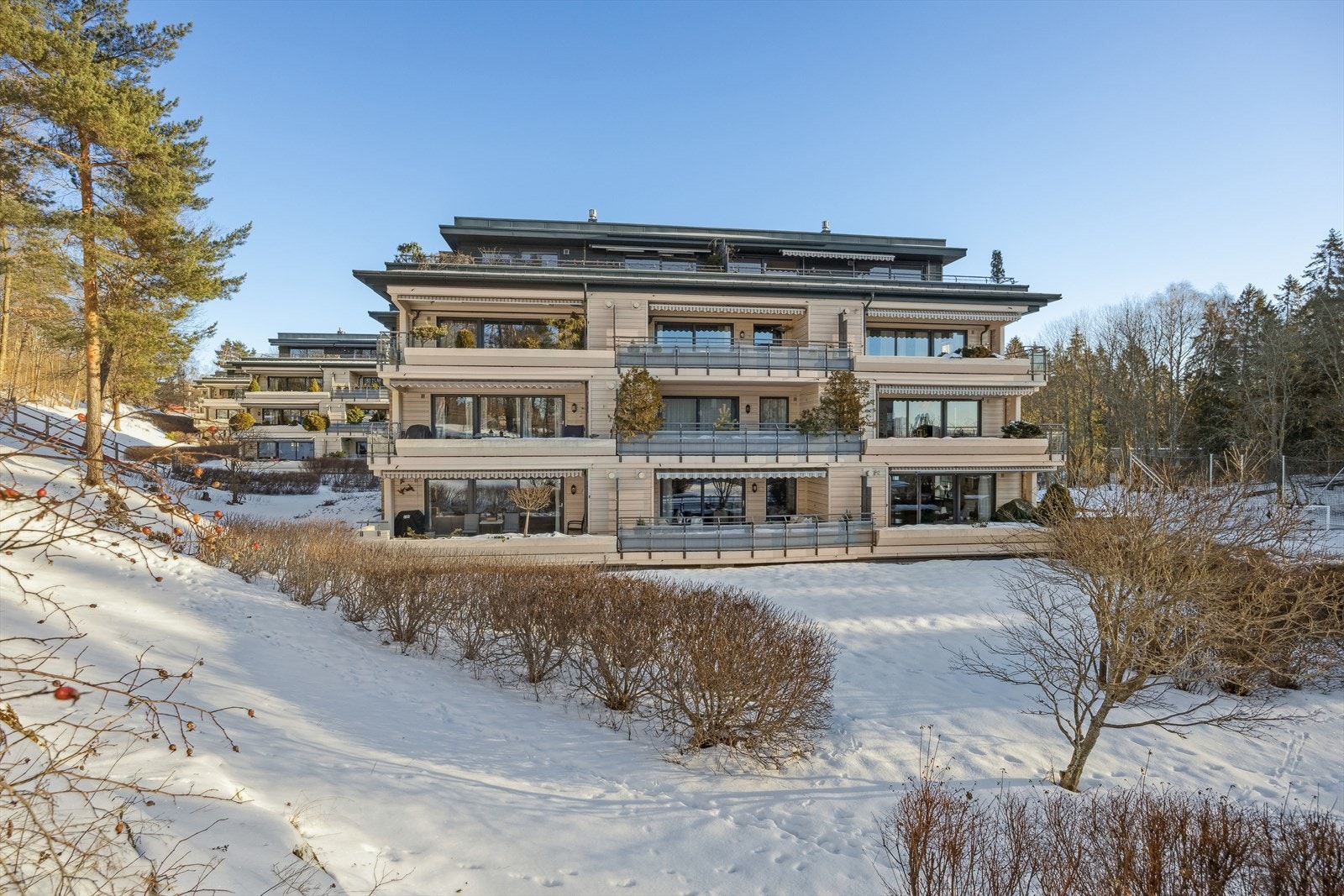 Velkommen til Sognsvannsveien 27B, en lys og innbydende 2-roms på vakre Gaustad! Galleribilde