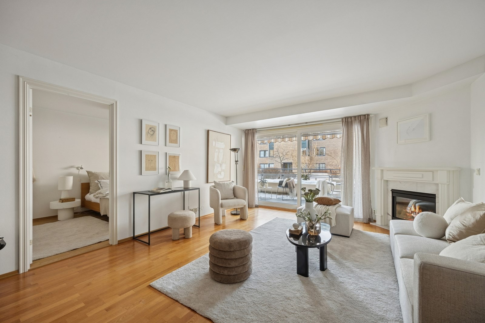 Fra stuen er det videre inngang til soverommet. Galleribilde