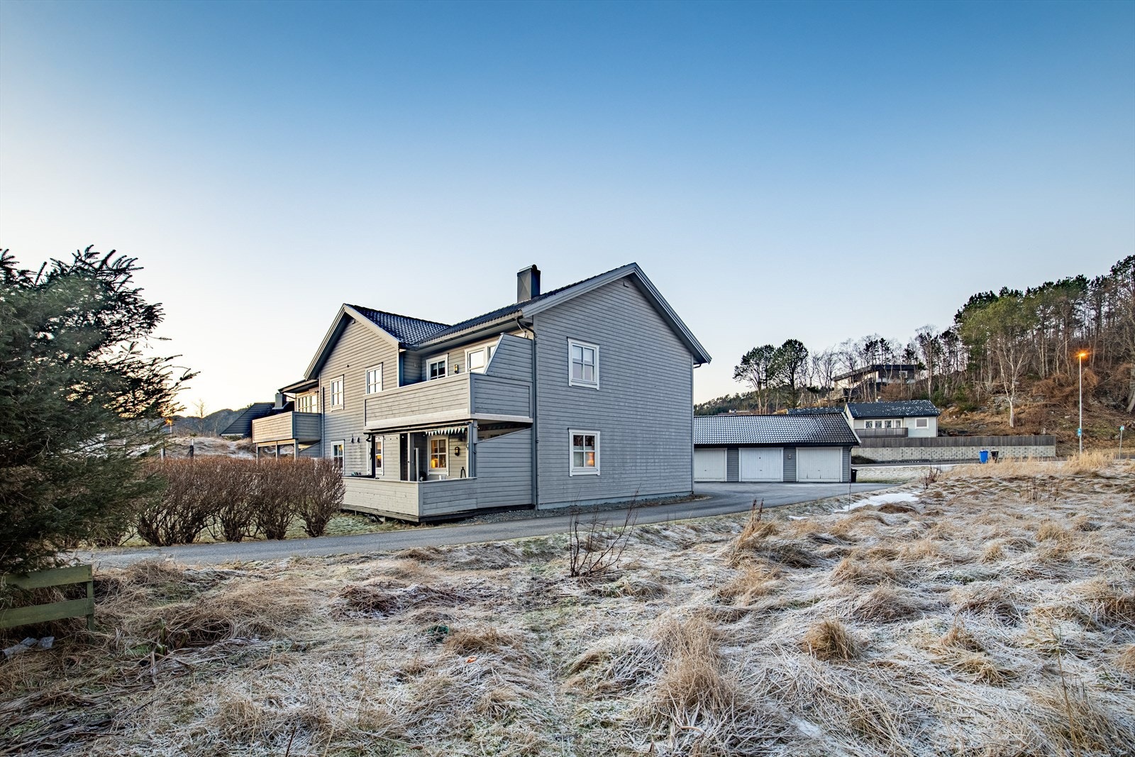 Velkommen til Nedre Hjelmeset 5C v/ Ludvig Sandtröm, Notar (Foto Blåtind Fotografikk) Galleribilde