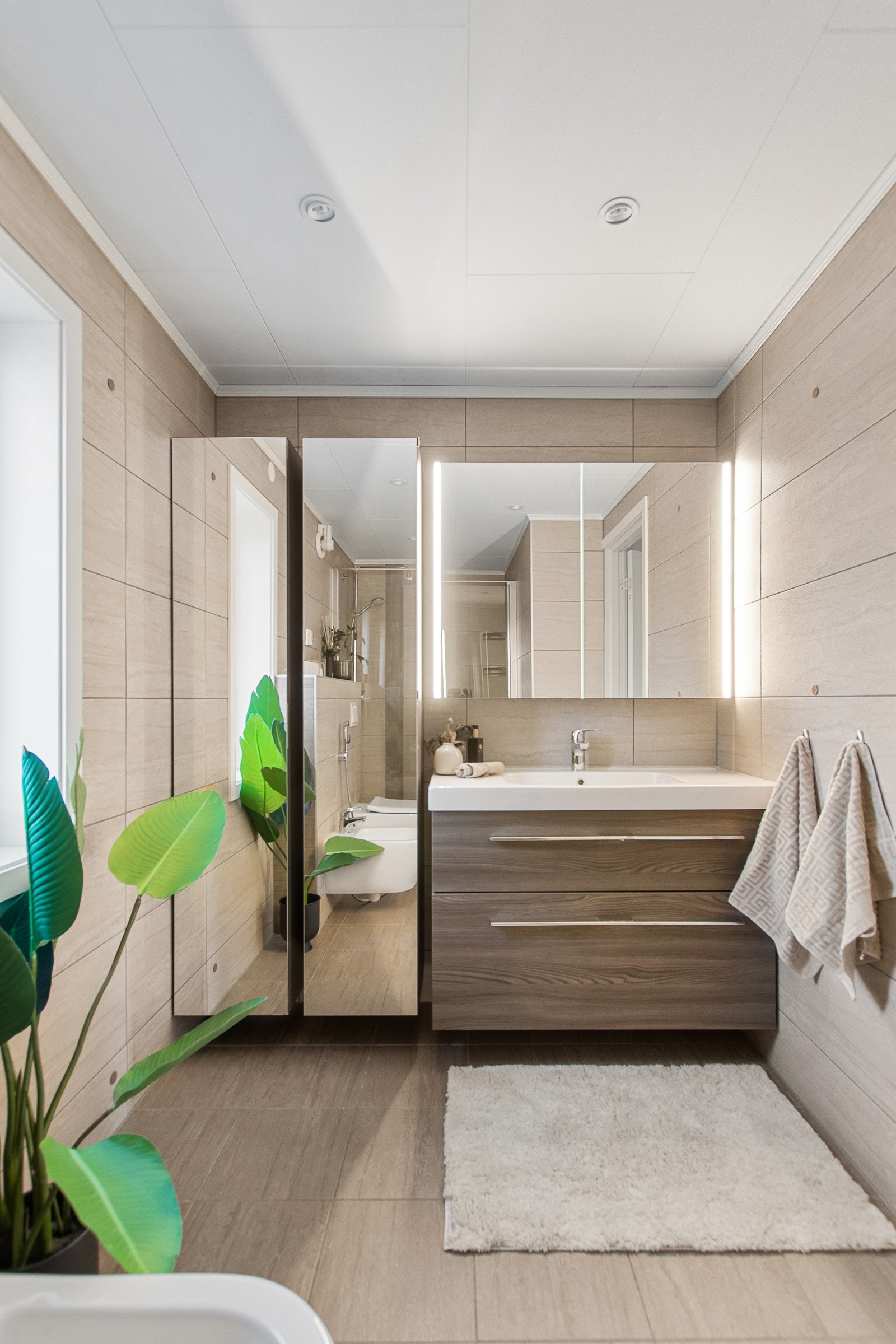 Badet er nytt fra 2016 og har fått tilstandsgrad 1 fra takstmann. Galleribilde