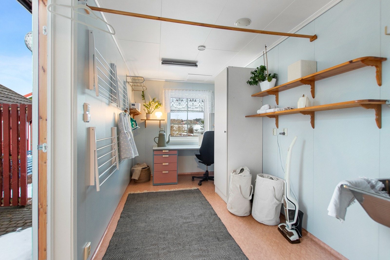 Vaskerom med egen inngang. Galleribilde