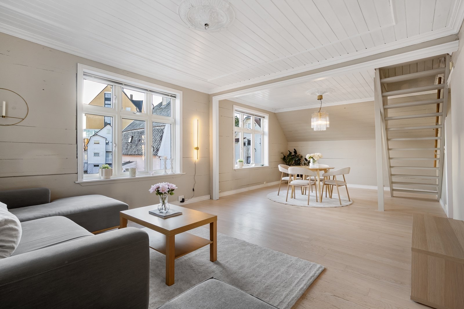 Del av horisontaldelt tomannsbolig fra 1911, beliggende på Storhaug. Galleribilde