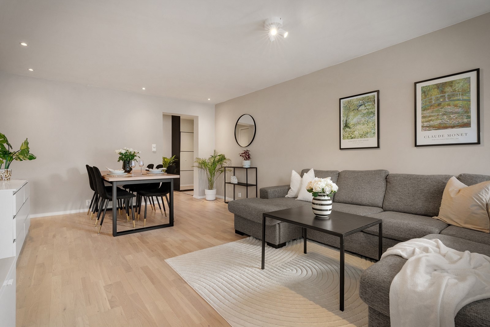 - Stuen måler hele 22,6m² - Galleribilde