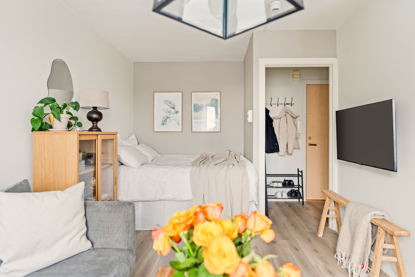 Alkoven er plassert i en nisje, og tar ikke unødig plass av øvrige rom i boligen Galleribilde