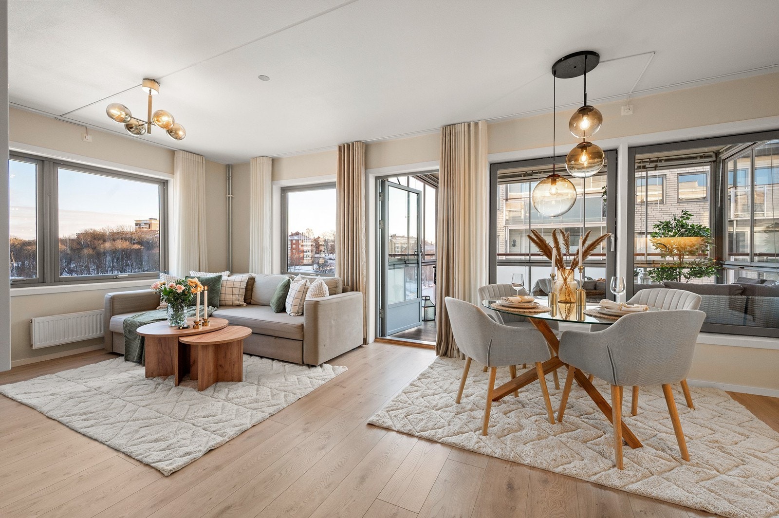 Morten Frølich v/Krogsveen Hasle, har gleden av å presentere denne innbydende og lyse 3-roms leiligheten i Grenseveien 56. Foto: Peter Futo / Cool Pics AS Galleribilde