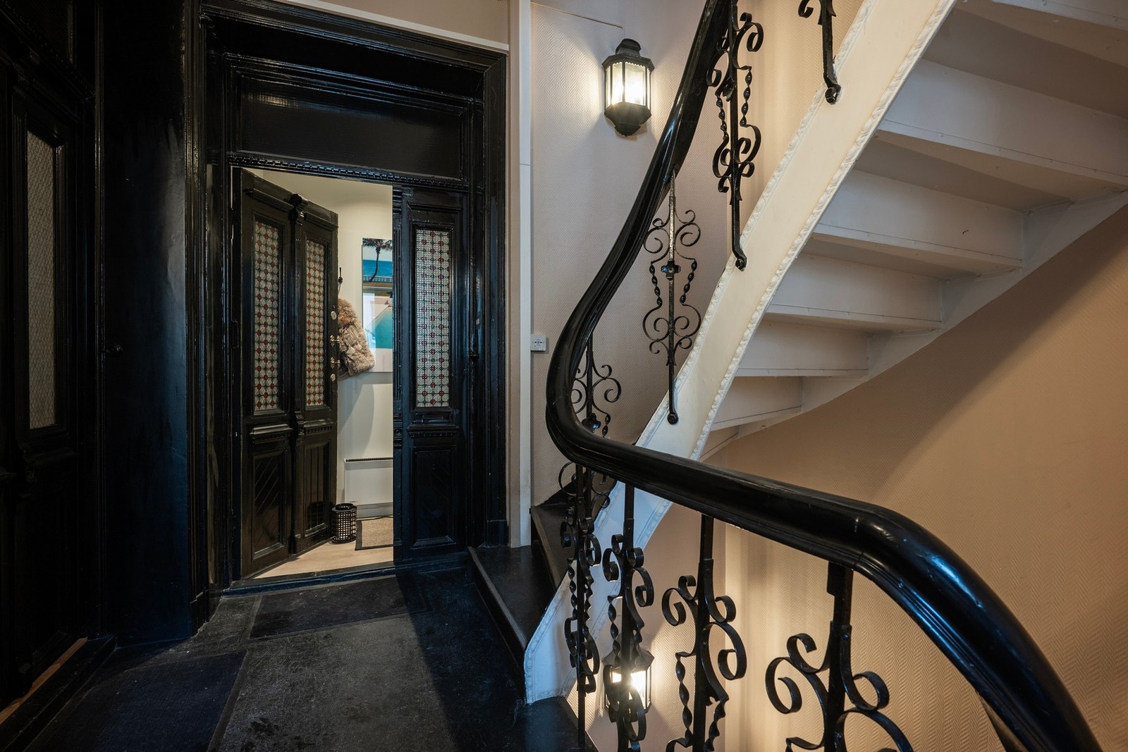 Klassisk bygård - Leiligheten ligger i 2. etasje Galleribilde