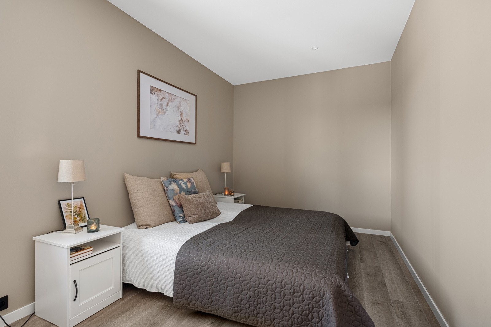 Soverom nr. 2 oppleves i likhet med de andre rommene delikat og lunt. Galleribilde