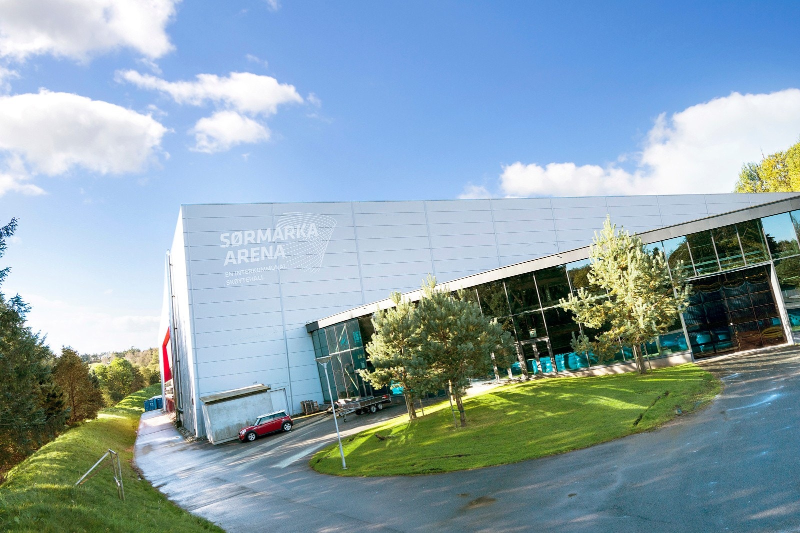 Arena treningssenter ligger like ved siden av Stadionparken, det samme gjelder SR-bank Arena. Galleribilde