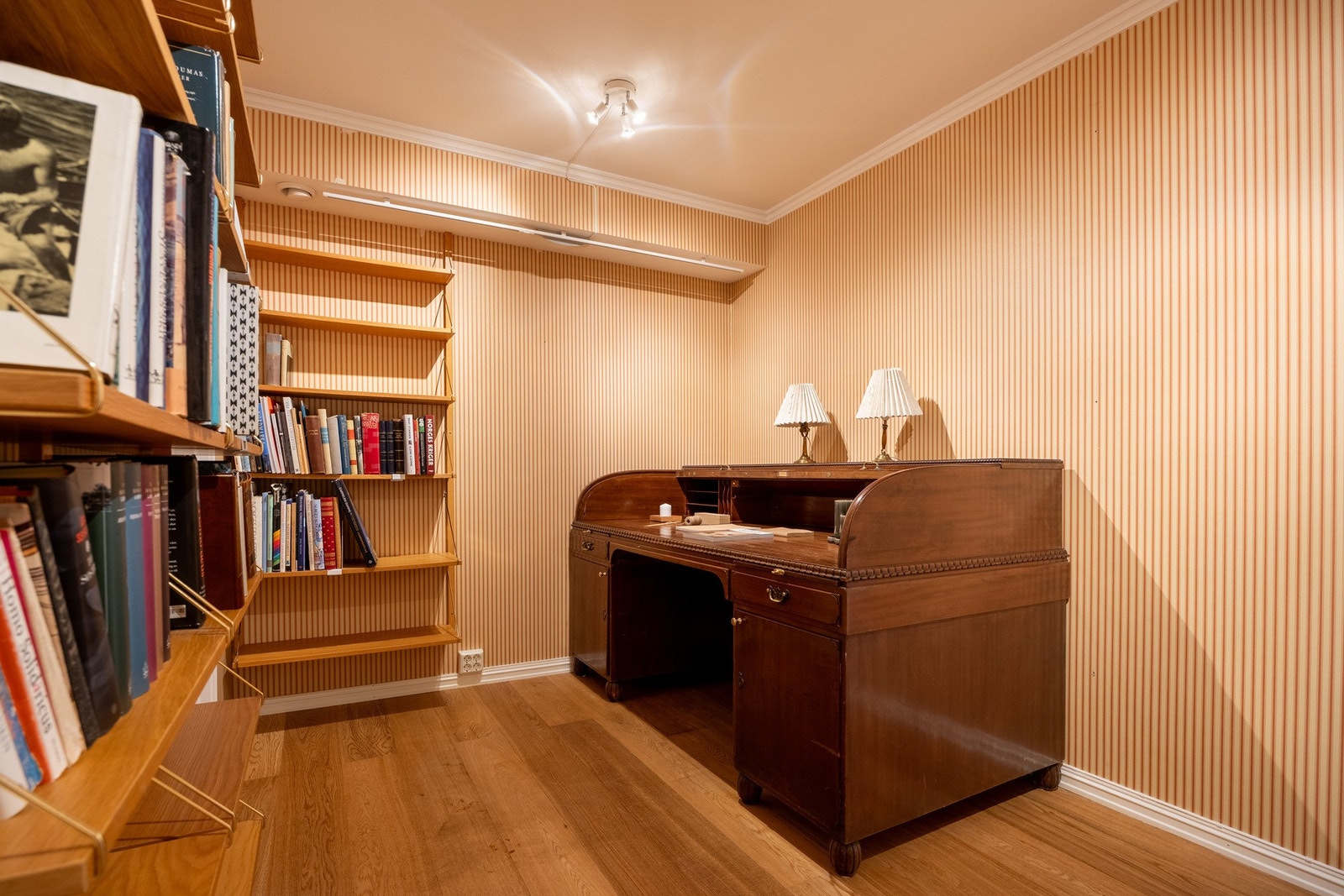 Rommet er per i dag innredet til kontor. Galleribilde