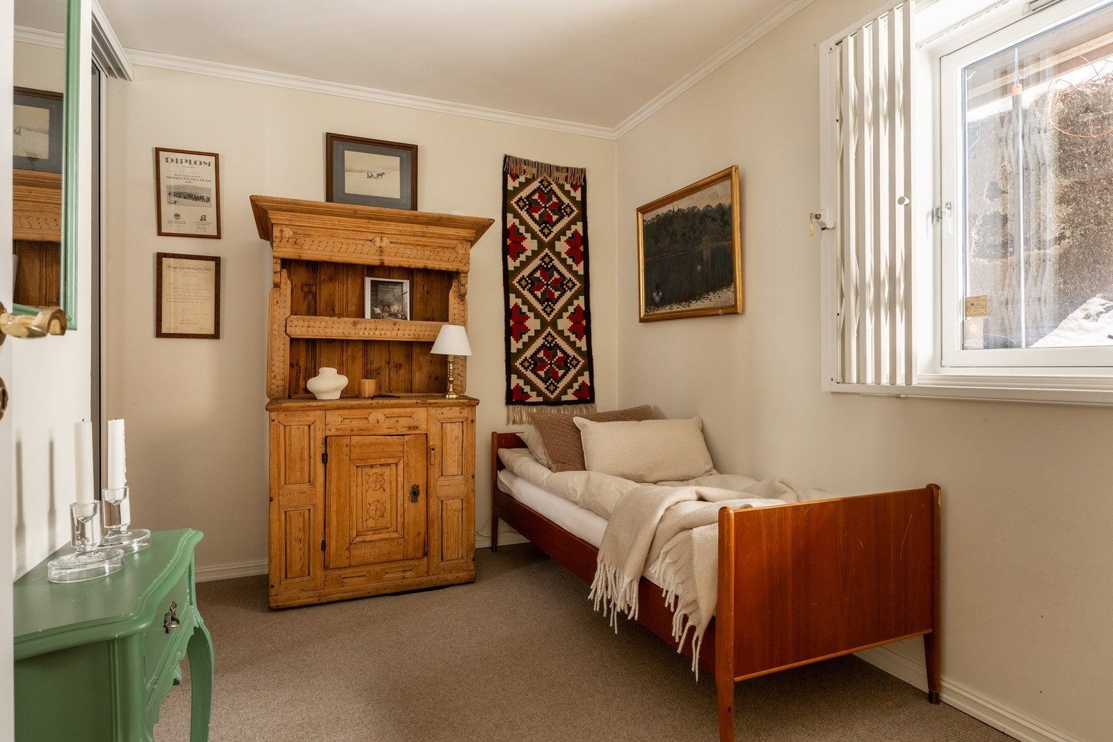 Det andre soverommet egner seg utmerket som barnerom, gjesterom eller kontor. Galleribilde